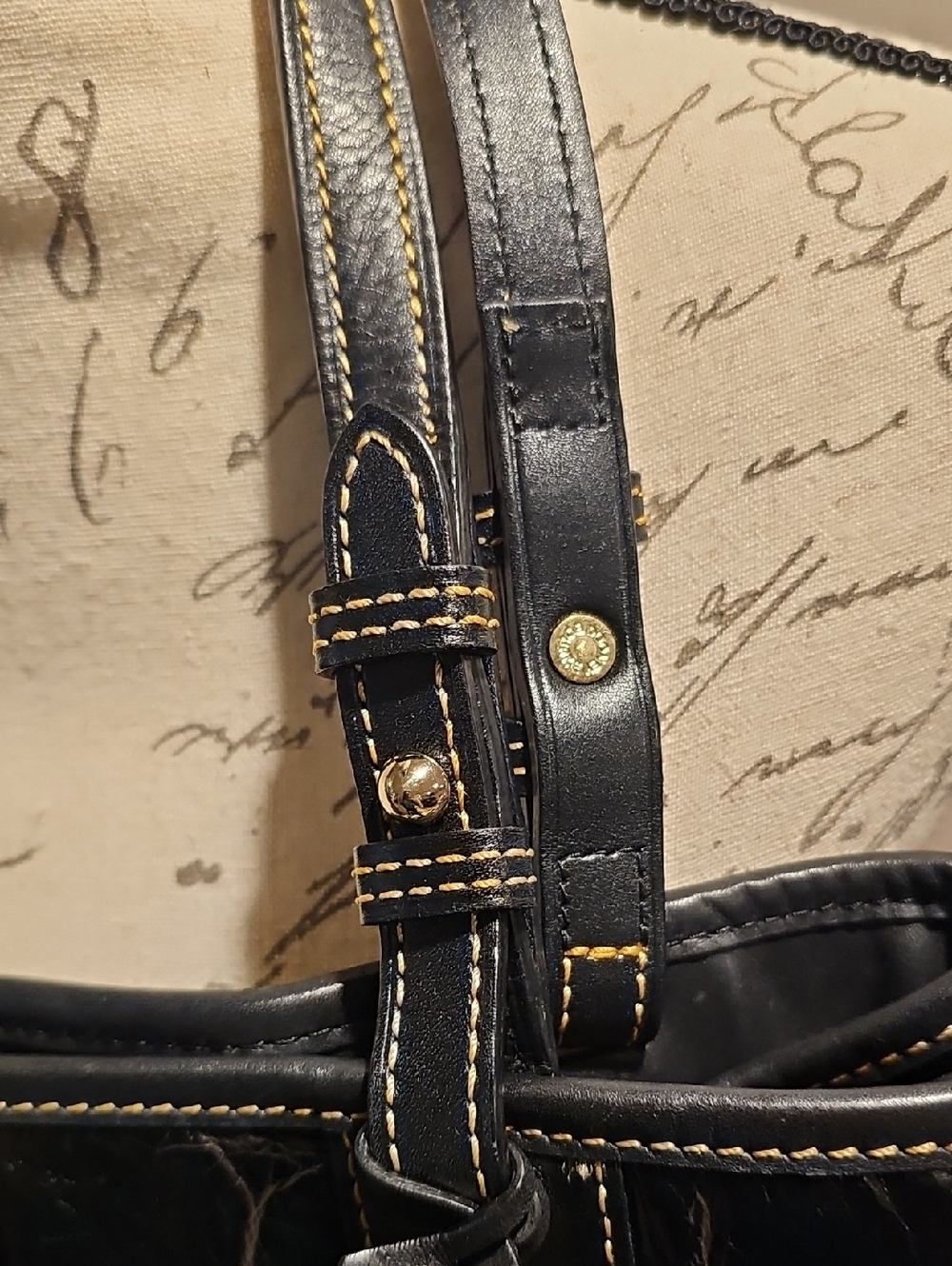 Dooney & Bourke Black Croc-Embossed Tote bag..very good condition - Picture 3 of 15